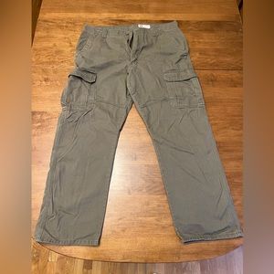 Army green/ grey wrangler cargos size 36/30